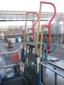 Vaste loopbrug tot op auto